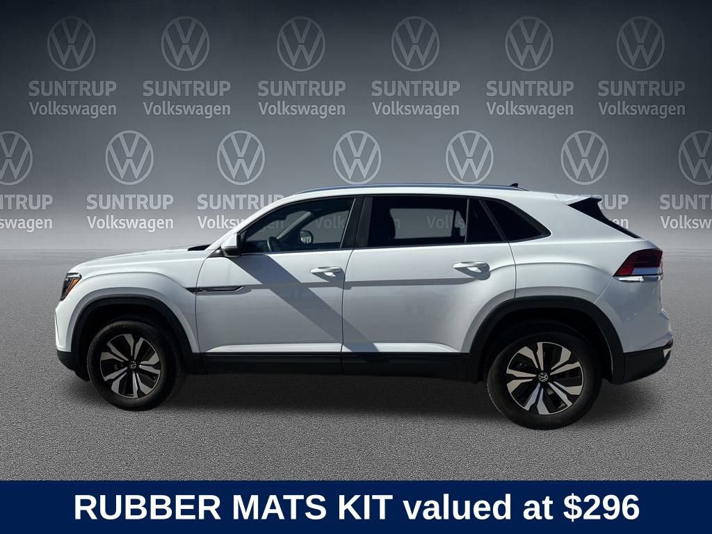 Used 2025 Volkswagen Atlas Cross Sport SE image 2