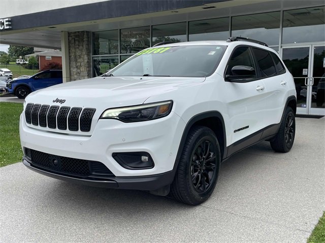Used 2023 Jeep Cherokee Altitude Lux image 5