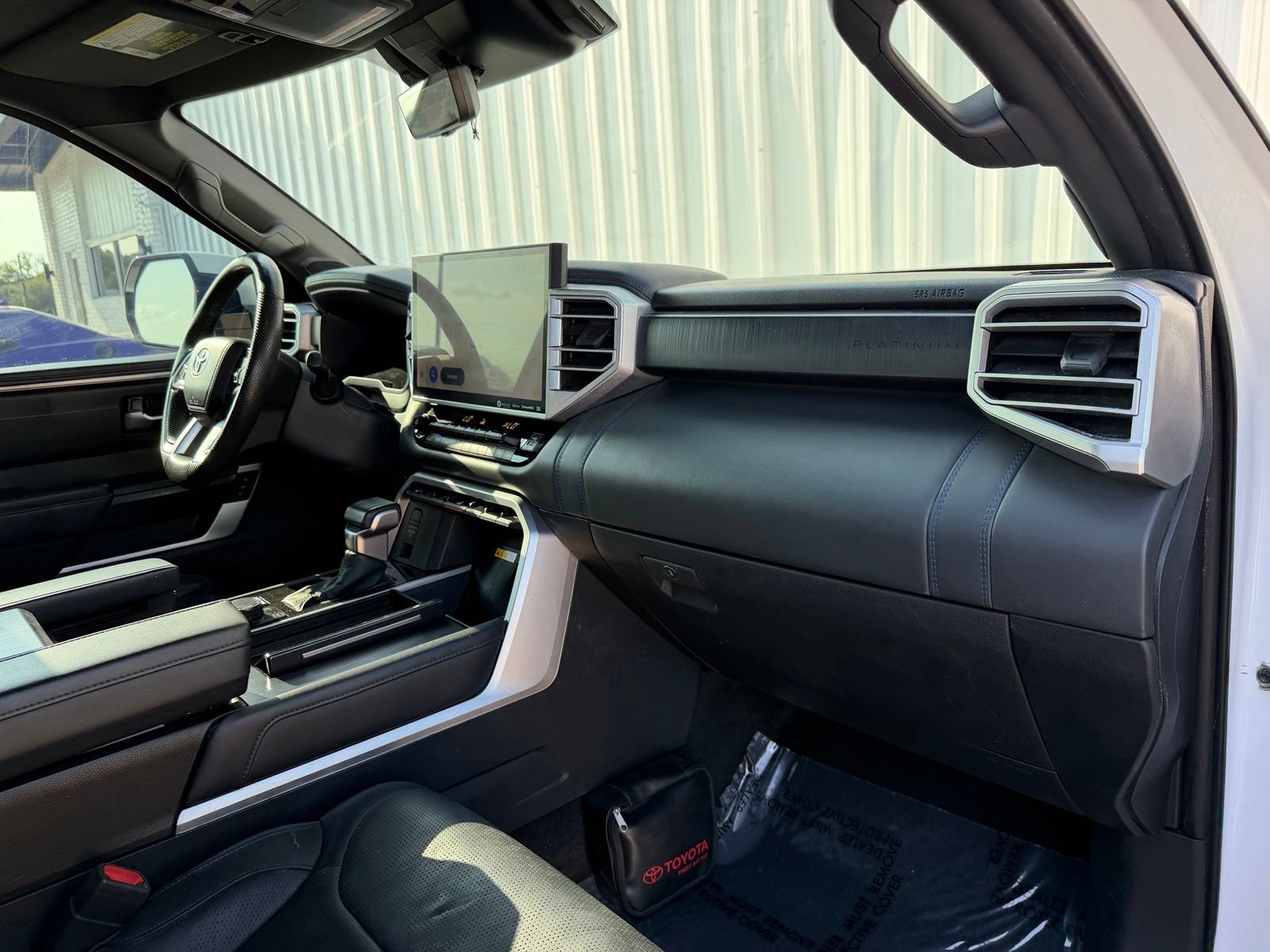 Used 2024 Toyota Tundra Platinum AWD/4WD image 18