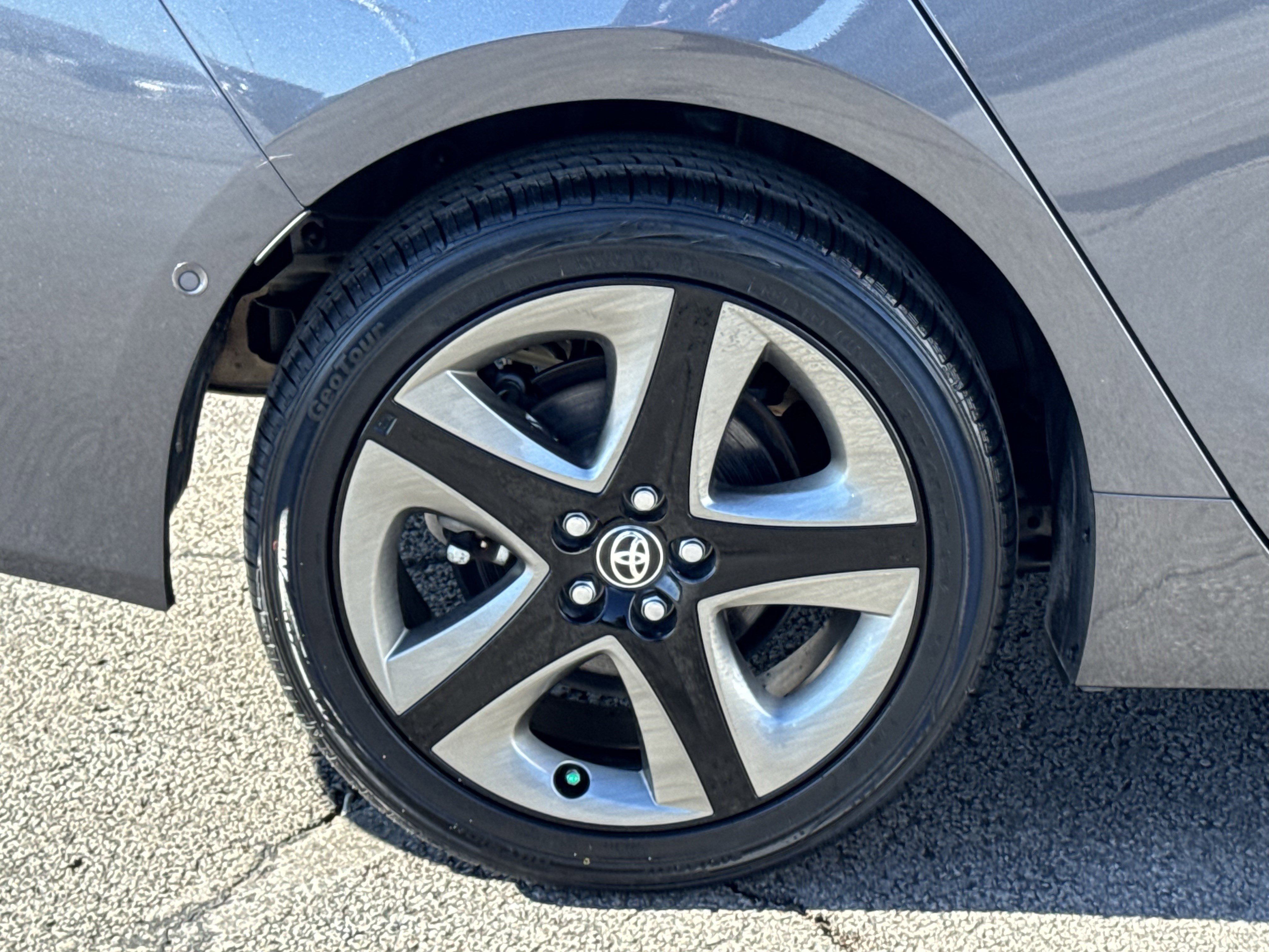 Used 2021 Toyota Prius L Eco image 39