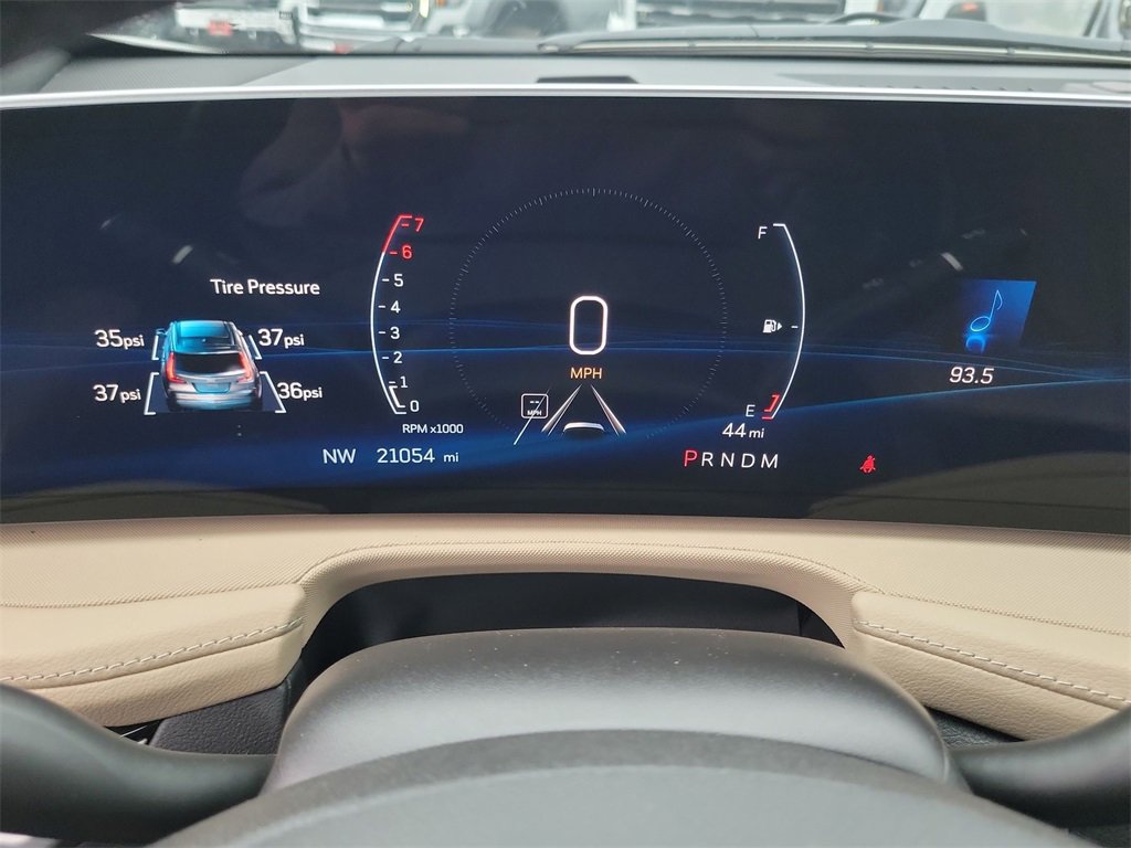 Certified 2024 Cadillac XT4 Luxury w/ Cold Weather Package image 12