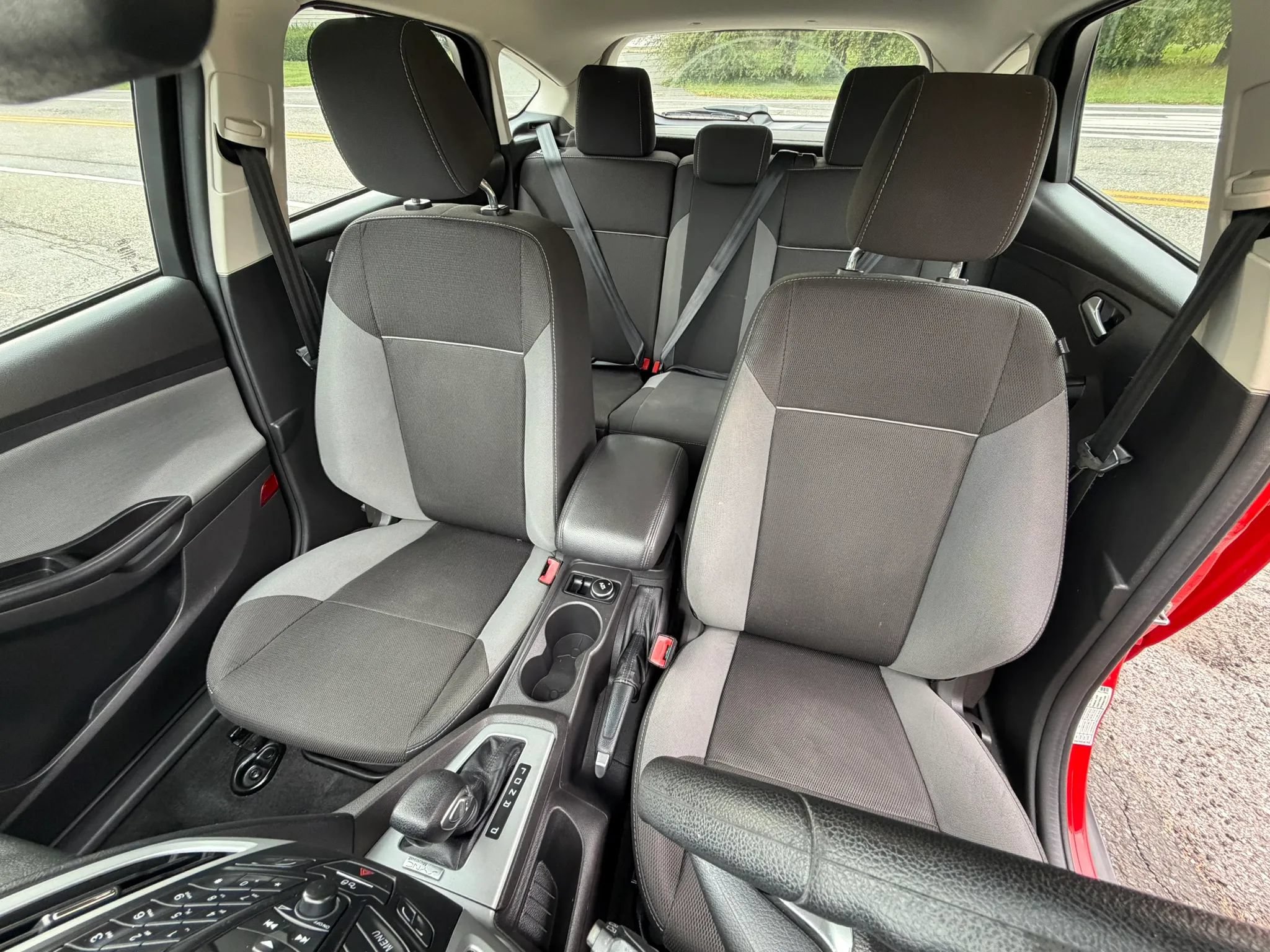 Used 2012 Ford Focus SE FWD image 14