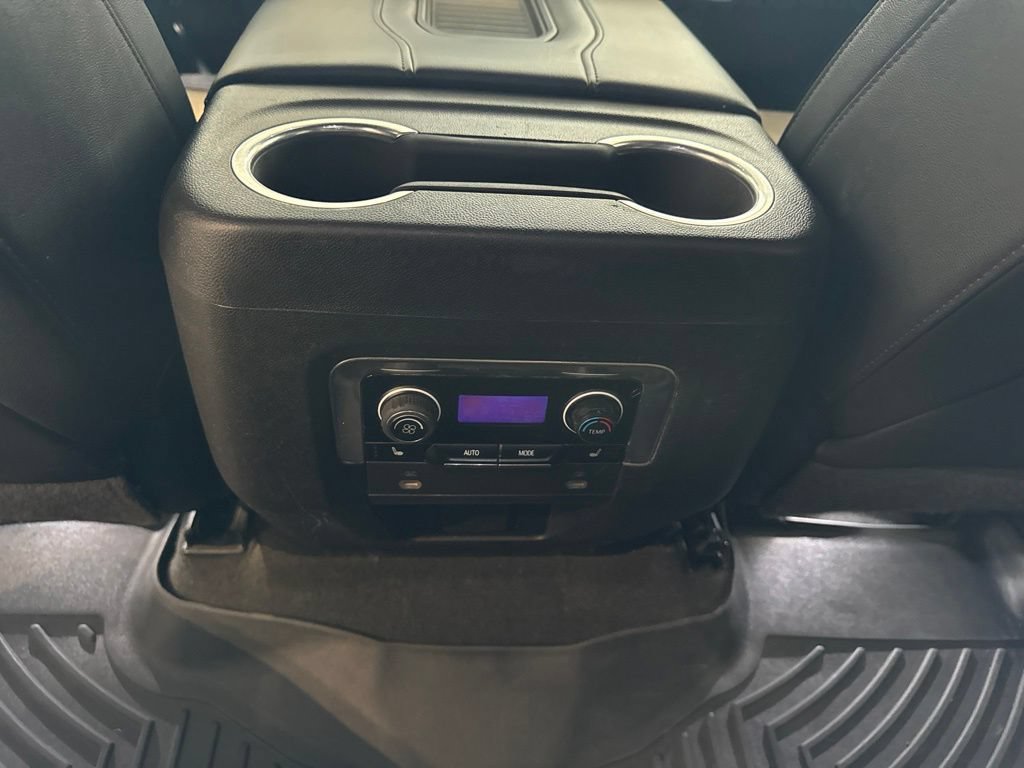 Used 2022 Chevrolet Suburban LT w/ Luxury Package AWD/4WD image 22