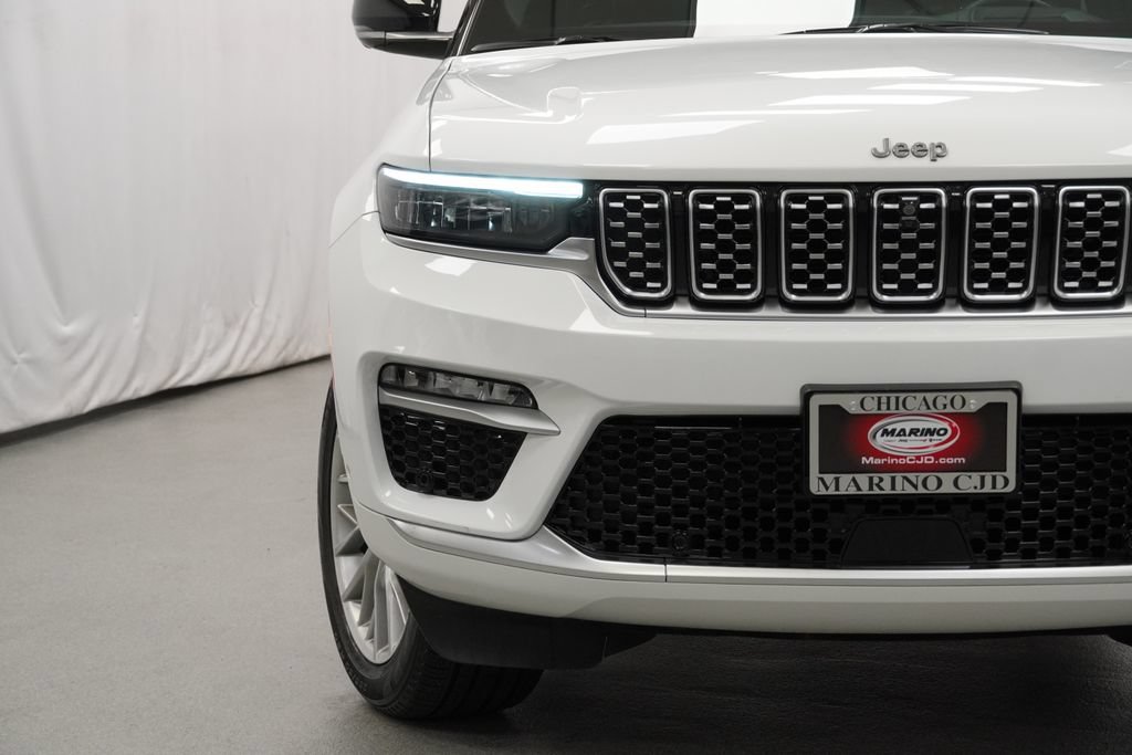 Certified 2022 Jeep Grand Cherokee Summit w/ Adv Protech Group IV AWD/4WD image 7