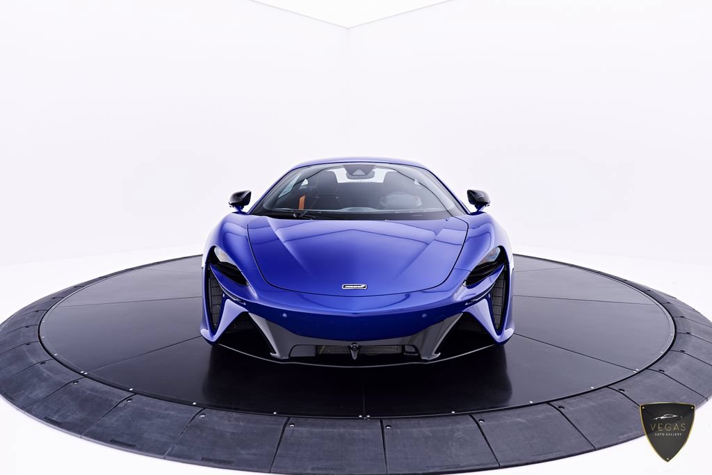 Used 2025 McLaren Artura RWD image 20