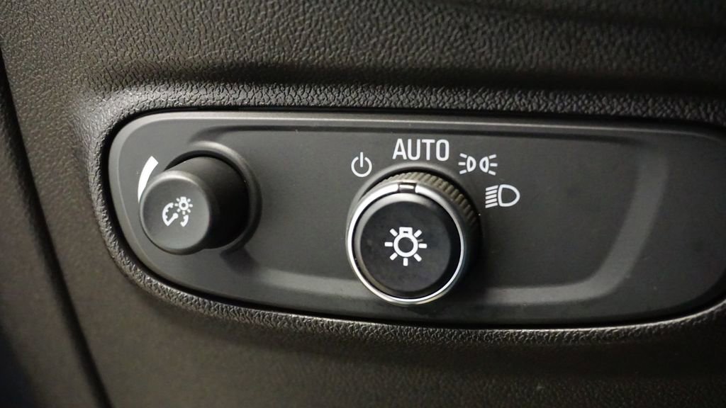 Used 2022 Chevrolet Equinox LT w/ Driver Convenience Package AWD/4WD image 30