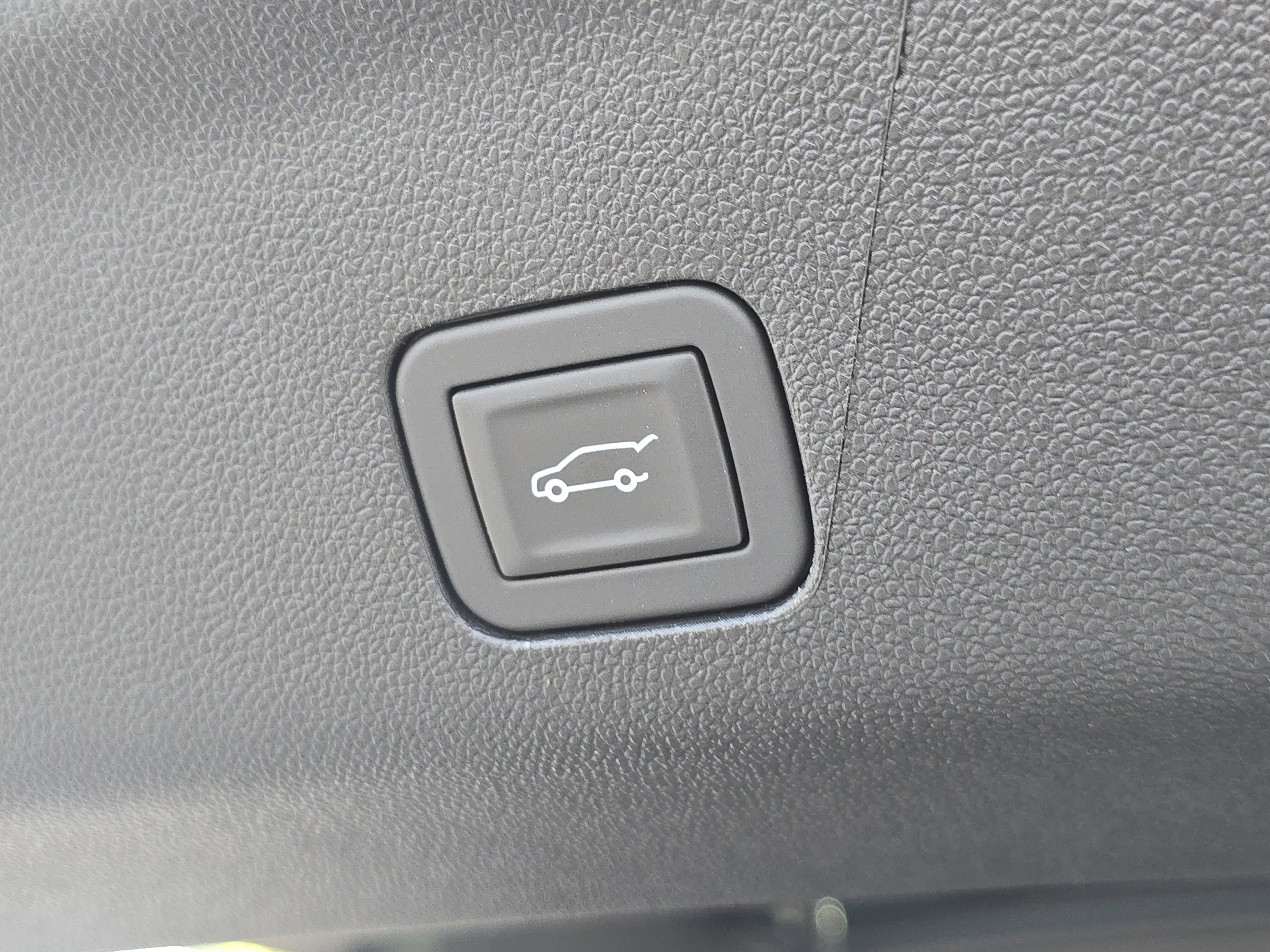 New 2026 Chevrolet Suburban Premier image 21