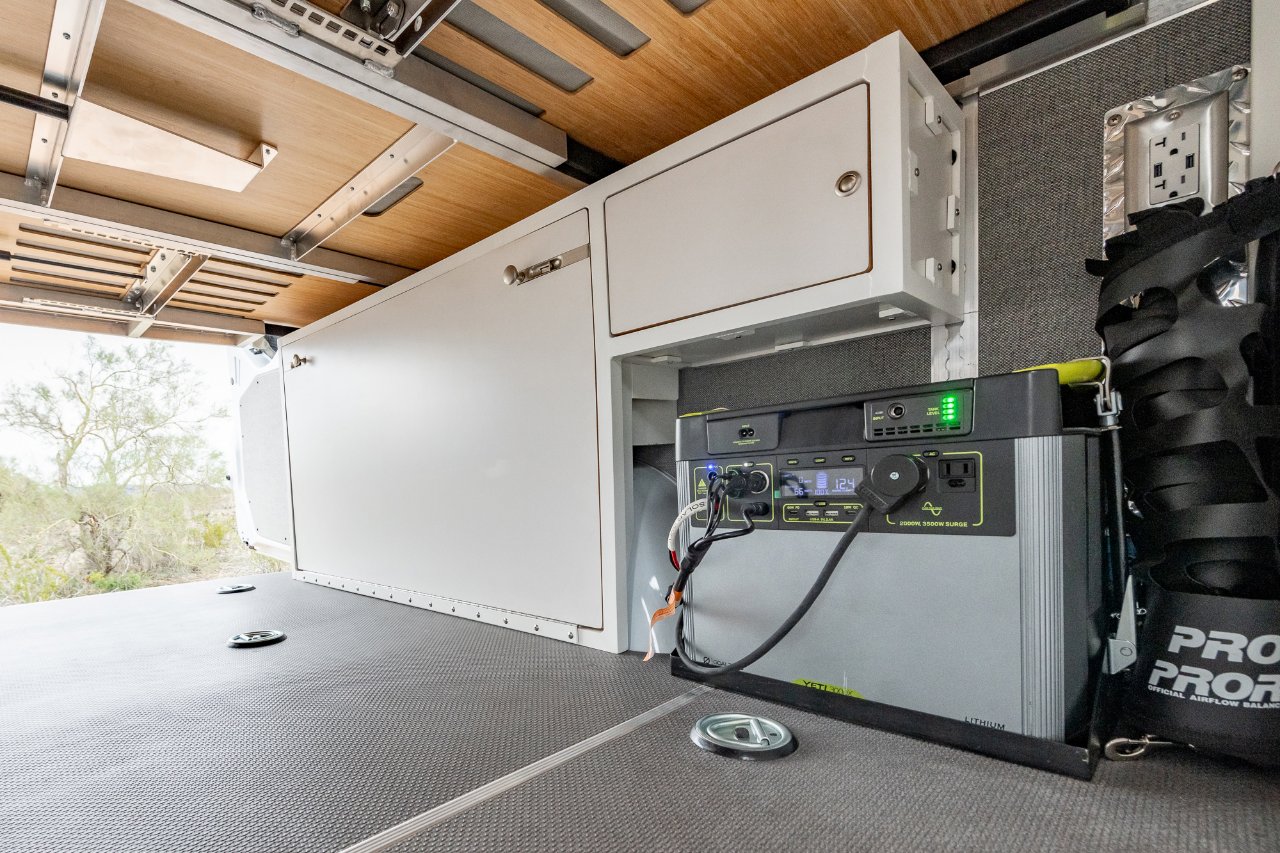 Used 2019 Mercedes-Benz Sprinter 4x4 144 image 34