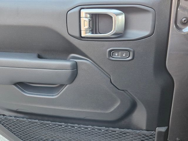 Used 2025 Jeep Wrangler Sport image 23