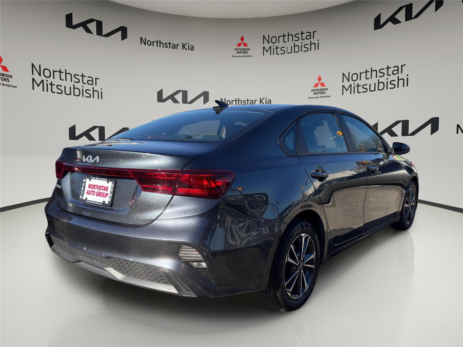 Used 2023 Kia Forte LXS image 4