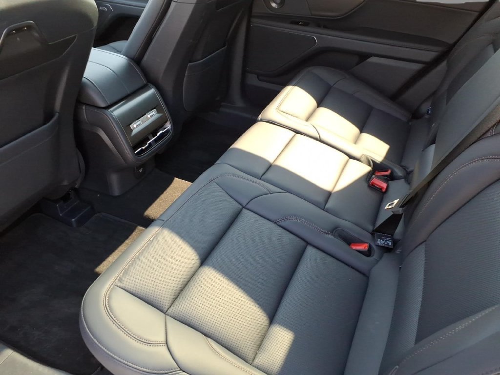 Used 2026 Lincoln Nautilus Premier w/ Equipment Group 102A AWD/4WD image 16