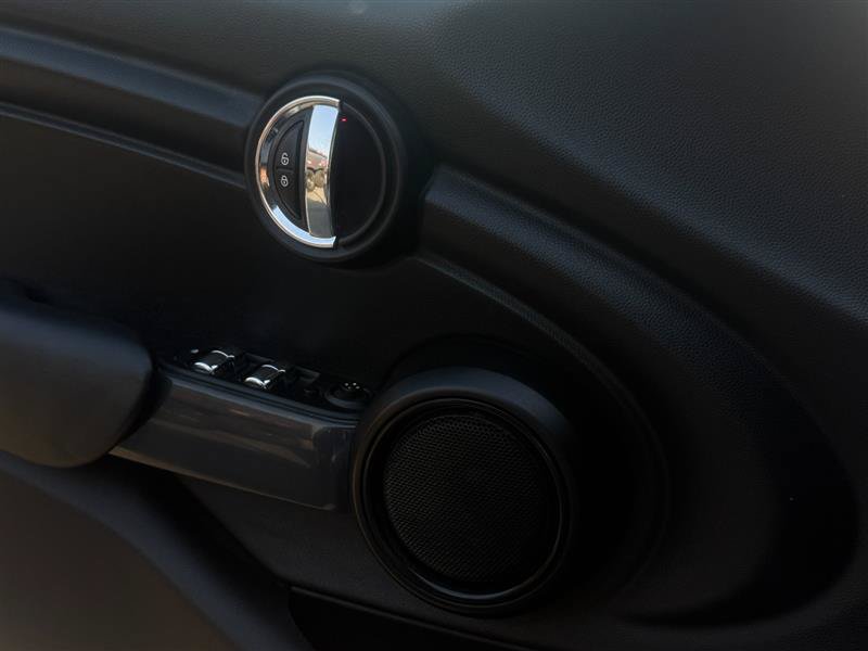 Used 2015 MINI Cooper 4-Door Hardtop FWD image 18
