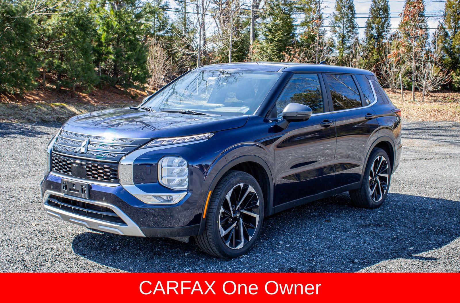 Used 2022 Mitsubishi Outlander SE image 1