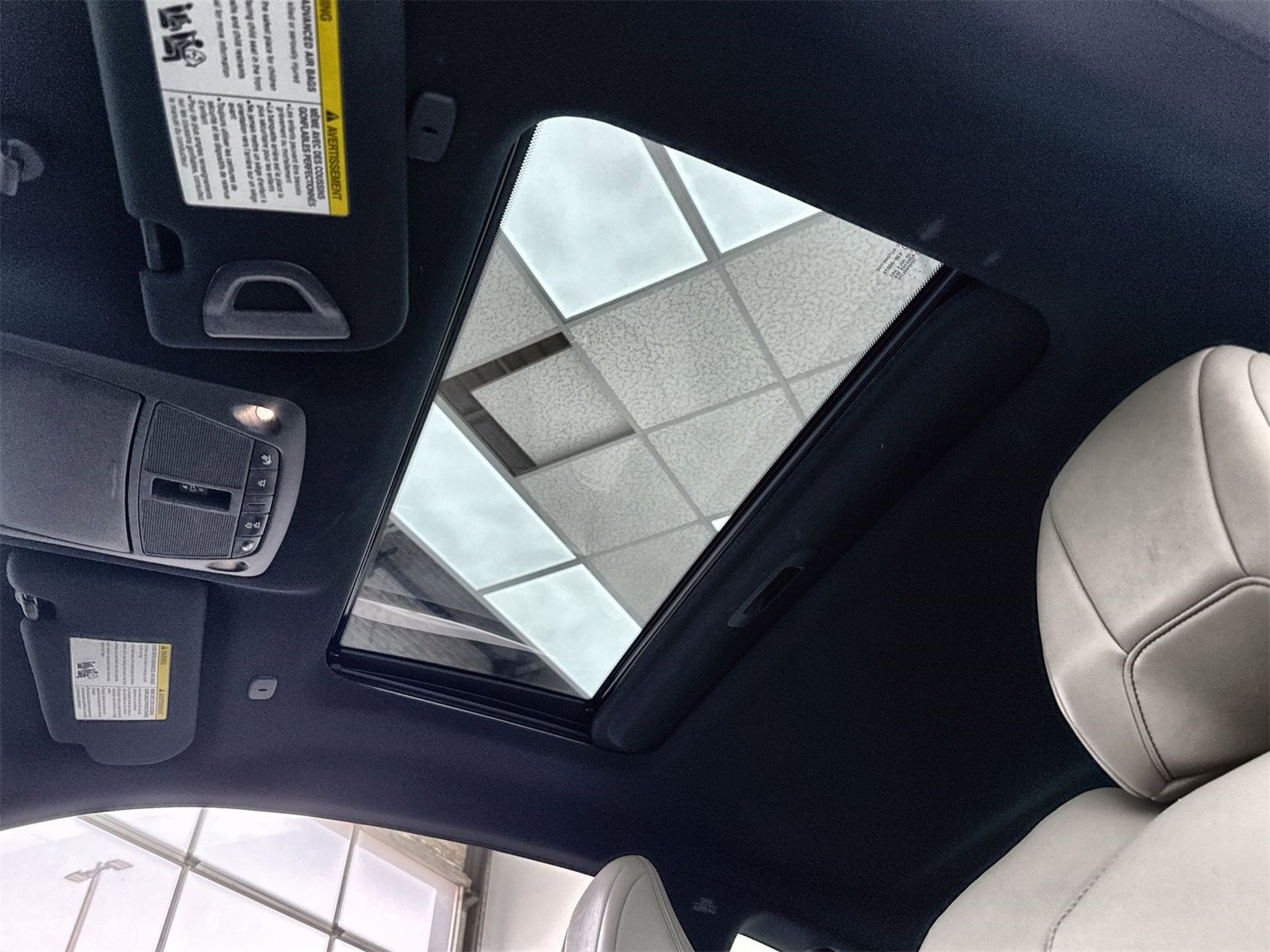 Used 2017 INFINITI Q60 3.0t w/ Cargo Package image 37