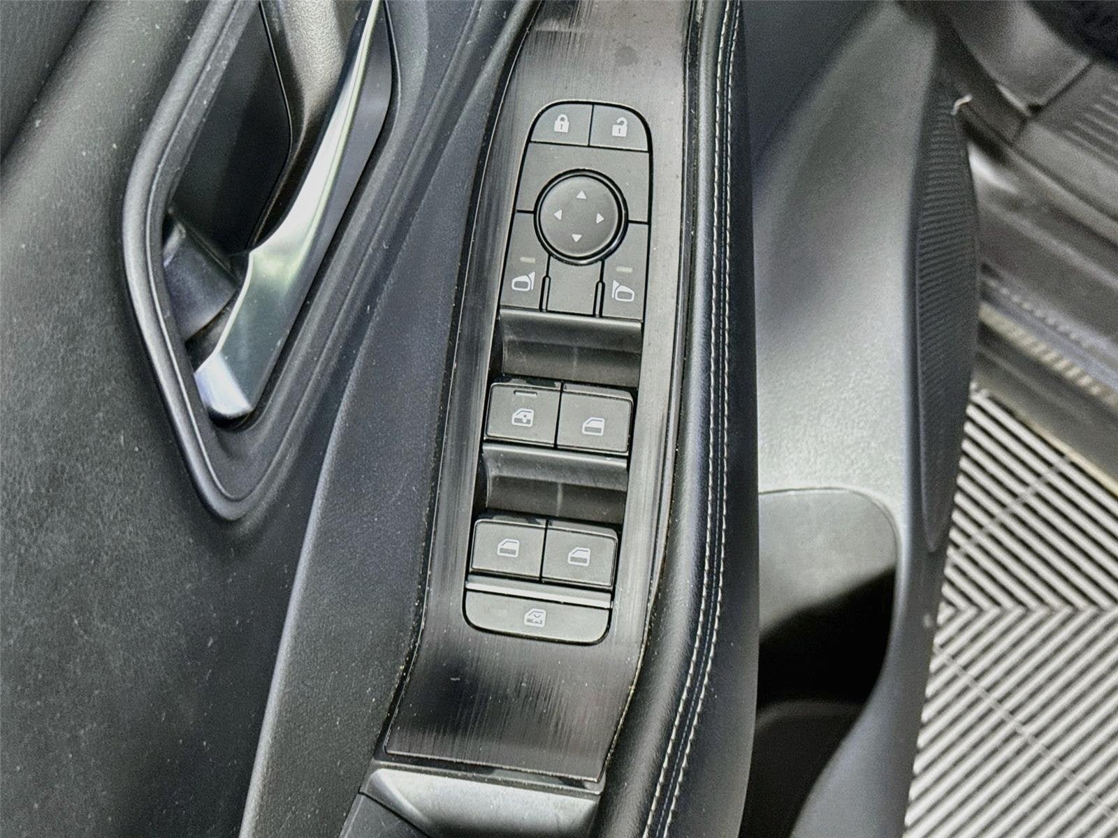 Certified 2024 Nissan Rogue SV AWD/4WD image 18
