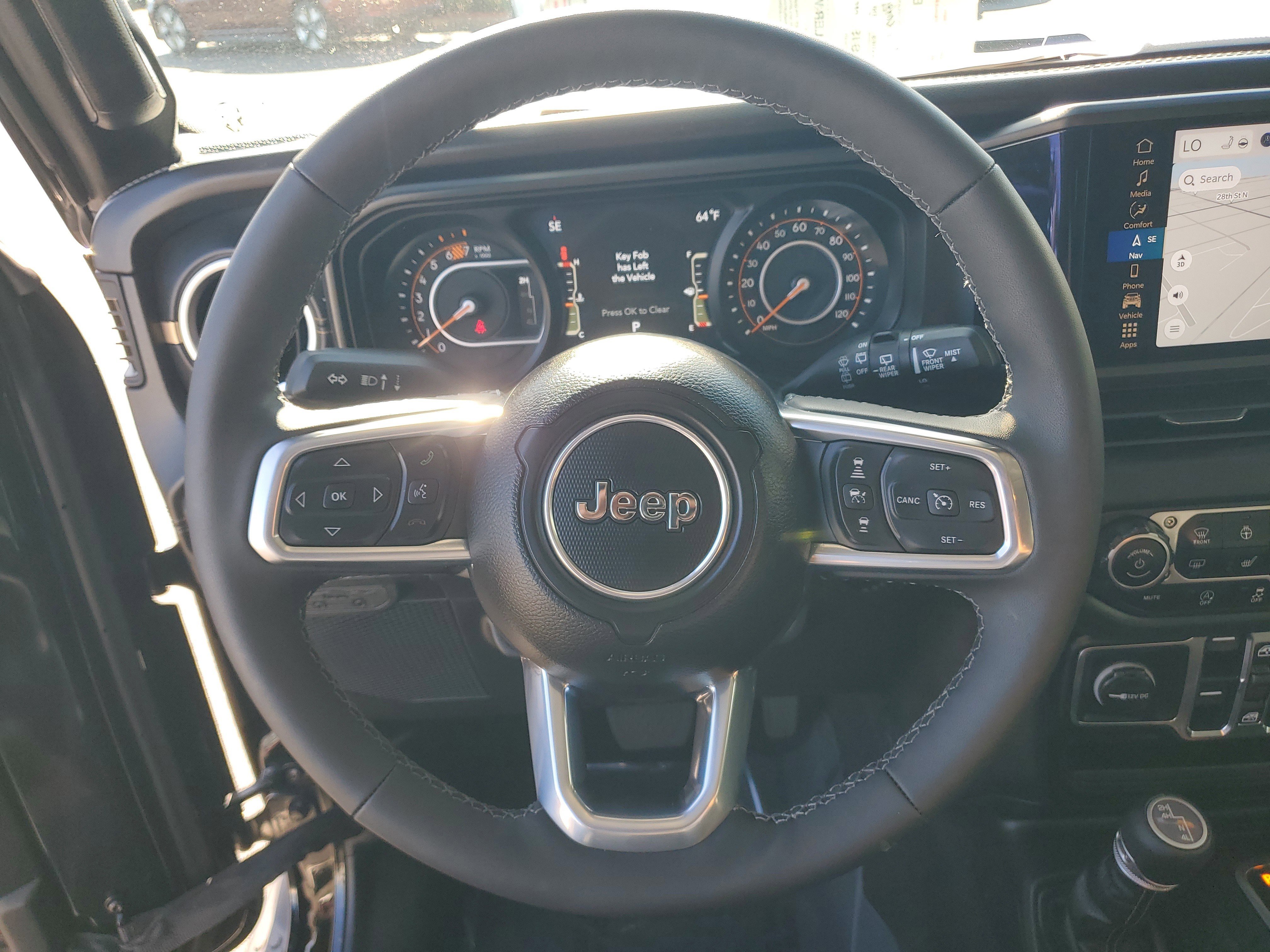 Used 2025 Jeep Wrangler Sahara image 28