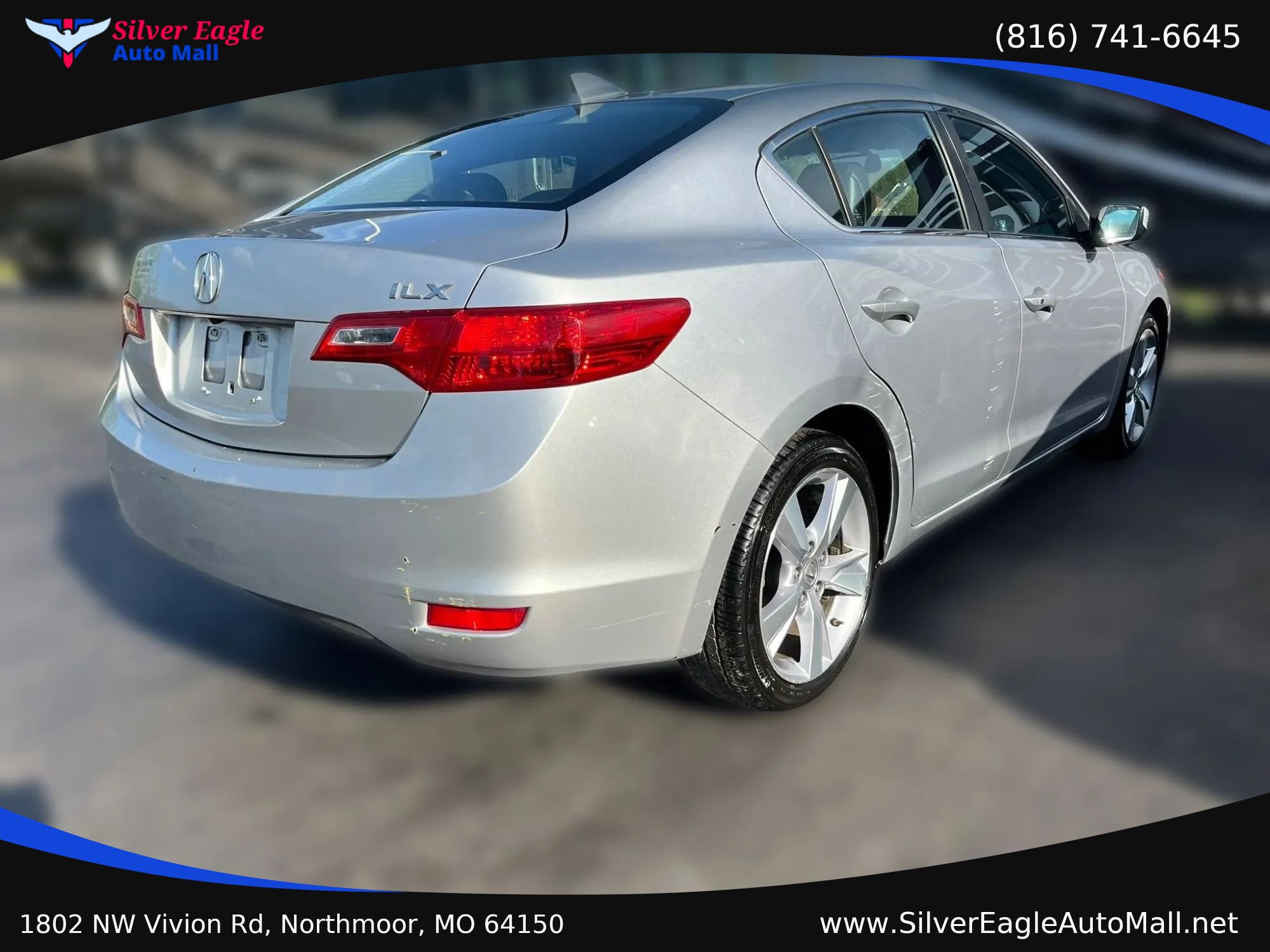Used 2013 Acura ILX w/ Technology Package FWD image 3