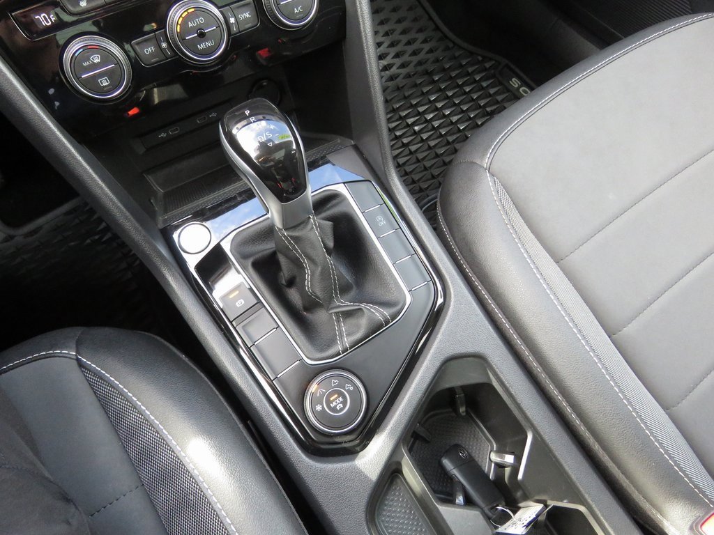 Used 2024 Volkswagen Taos SE w/ Panoramic Sunroof Package image 25