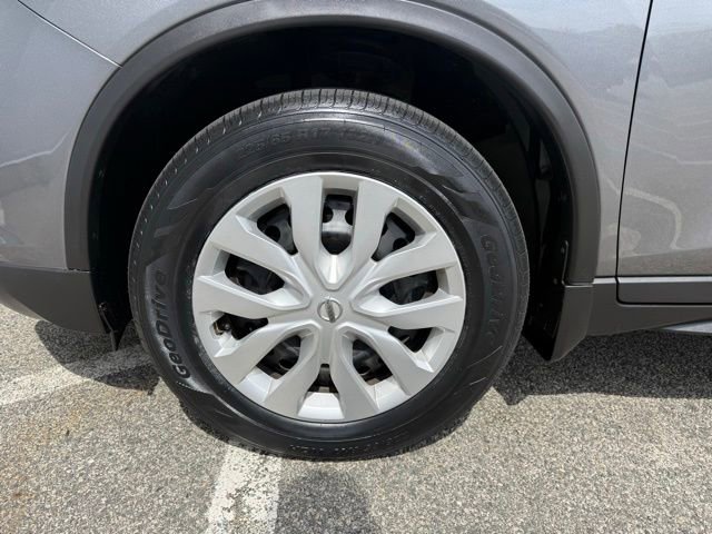 Used 2019 Nissan Rogue S AWD/4WD image 25