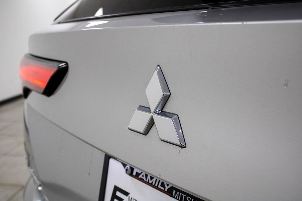 Used 2024 Mitsubishi Outlander ES image 23