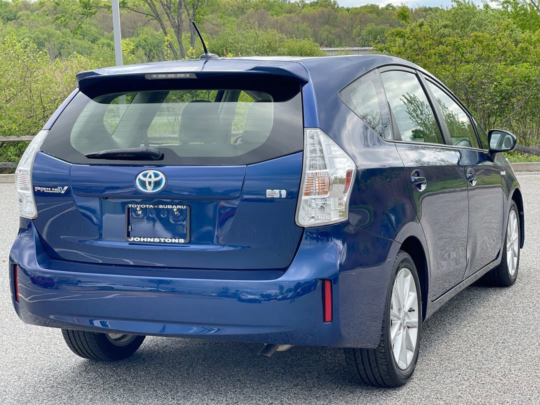 Used 2014 Toyota Prius V Five FWD image 15