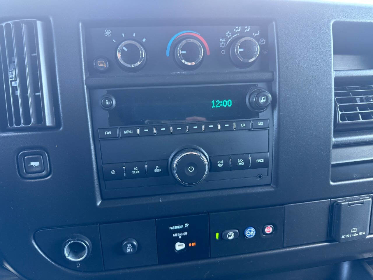 Used 2023 GMC Savana 2500 Extended w/ Driver Convenience Package RWD image 32