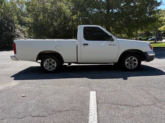 Used 2000 Nissan Frontier XE image 3