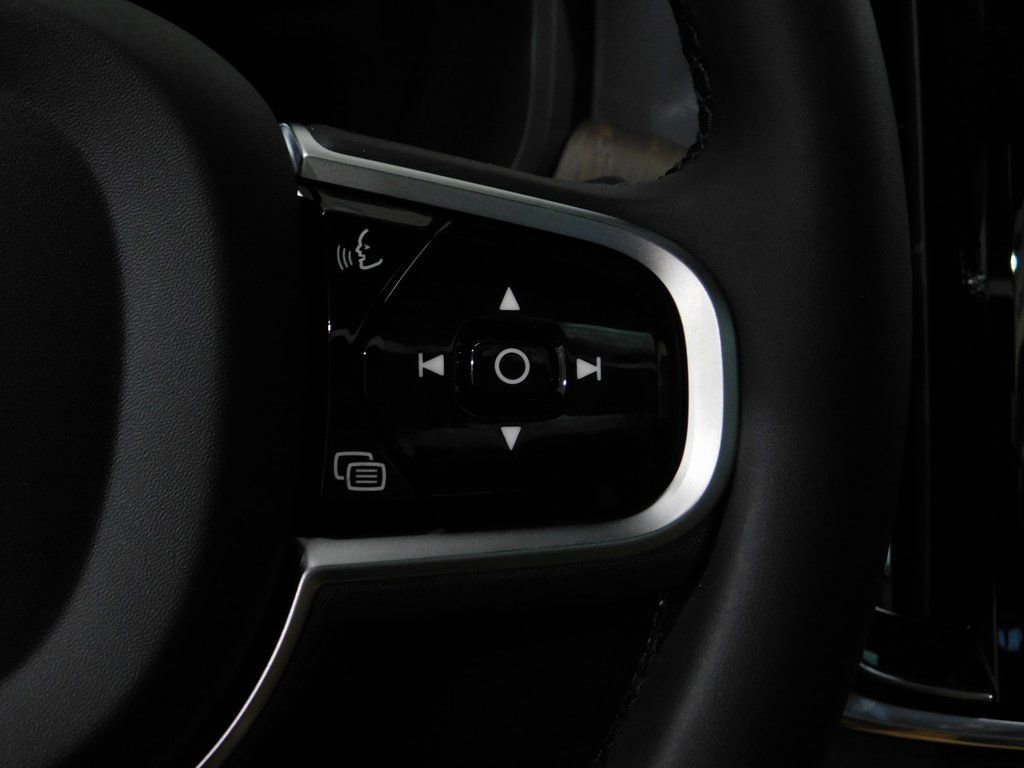 Used 2026 Volvo V90 B6 Cross Country Ultra image 45