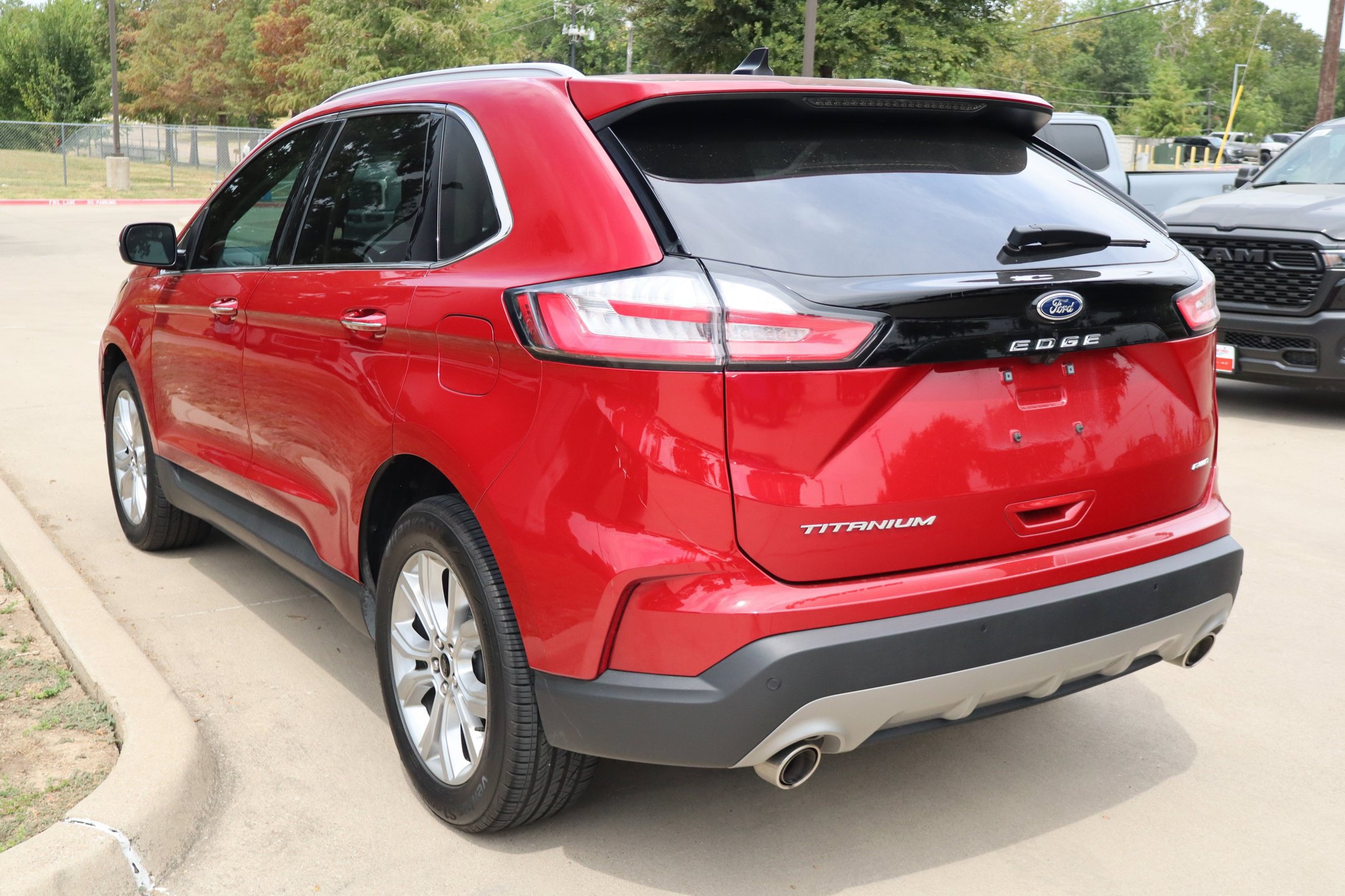 Used 2024 Ford Edge Titanium AWD/4WD image 6