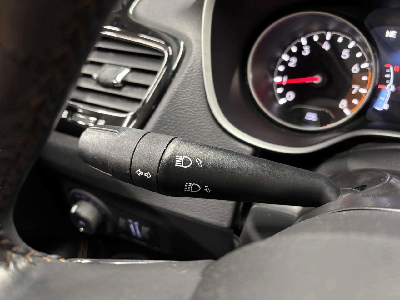 Used 2019 Jeep Compass Limited image 34