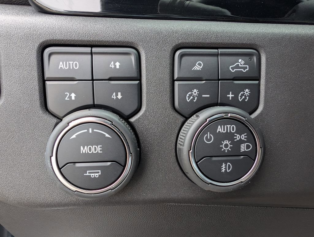 Used 2024 Chevrolet Silverado 1500 ZR2 AWD/4WD image 23