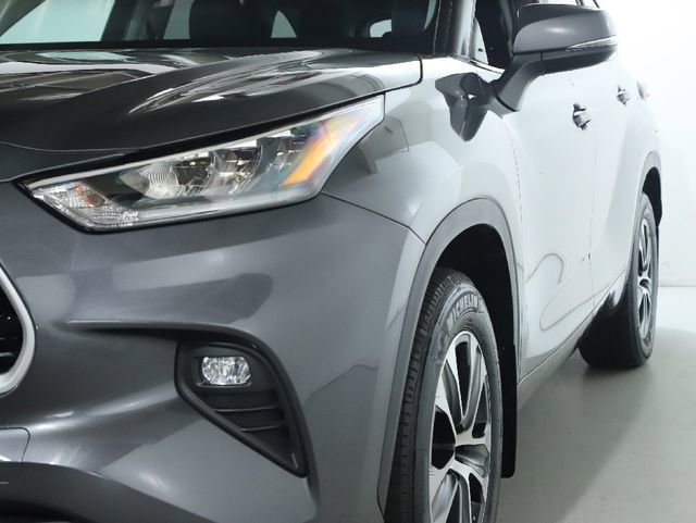 Used 2023 Toyota Highlander Limited image 6