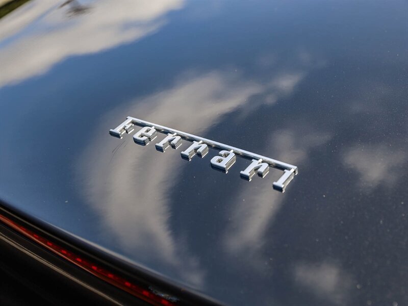 Used 2014 Ferrari California RWD image 18