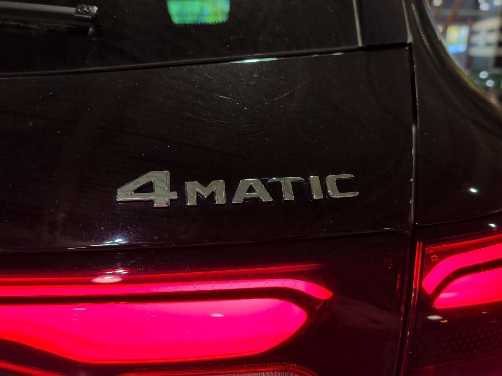 Used 2023 Mercedes-Benz GLC 300 4MATIC image 10