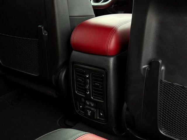 Used 2022 Dodge Durango R/T w/ Blacktop Package AWD/4WD image 23