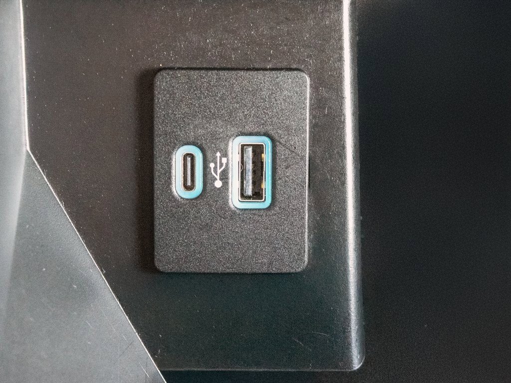 Used 2023 Ford F150 Lariat image 23