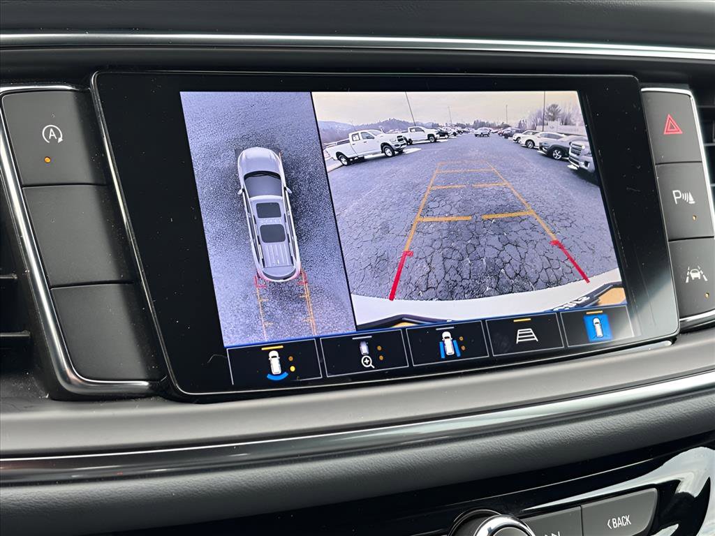 Used 2024 Buick Enclave Premium image 5