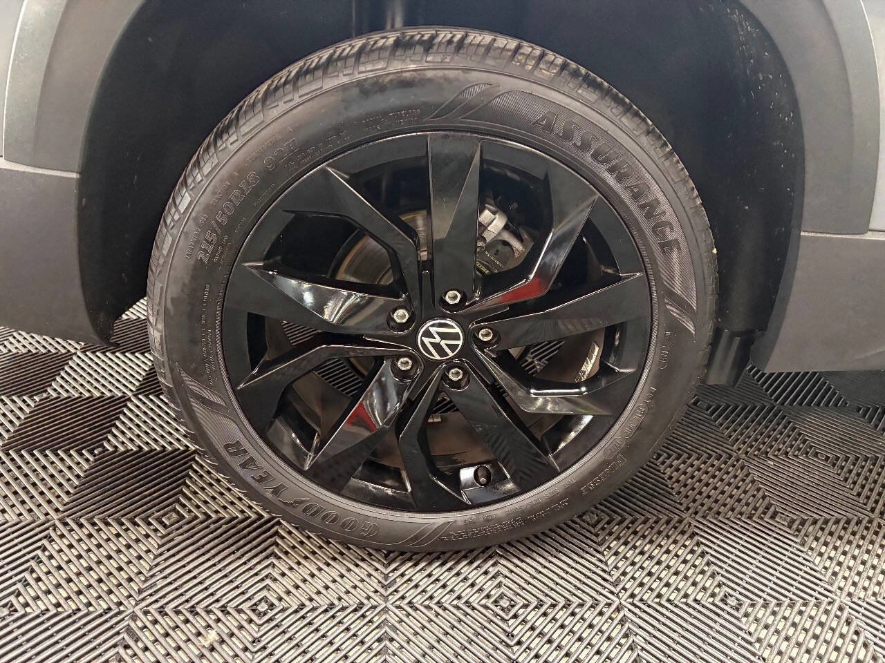 Used 2022 Volkswagen Taos SE image 14