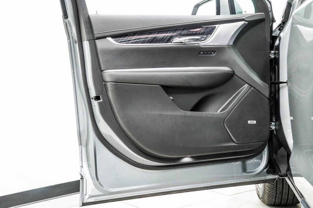 Used 2025 Cadillac XT6 Premium Luxury image 46