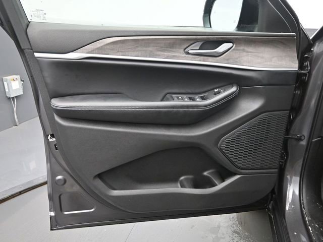 New 2026 Jeep Grand Cherokee L Laredo image 12