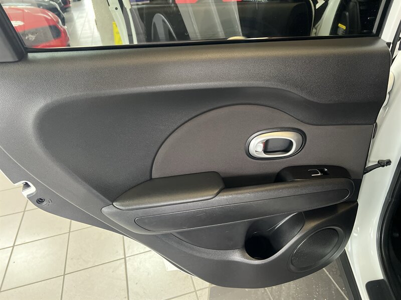 Used 2019 Kia Soul FWD image 16