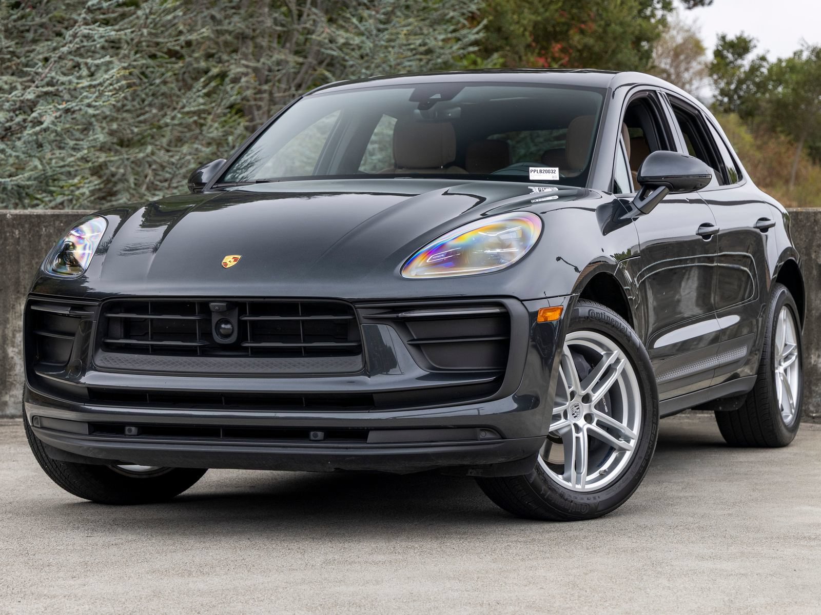 Certified 2023 Porsche Macan AWD/4WD image 1