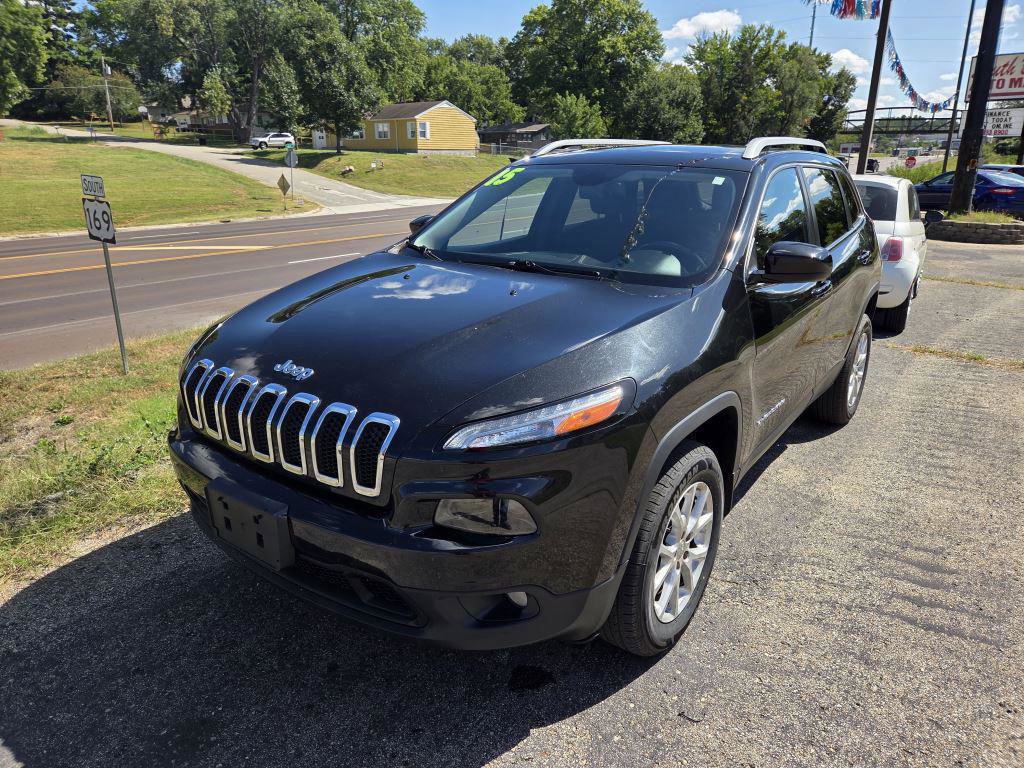 Used 2015 Jeep Cherokee Latitude w/ Comfort/Convenience Group image 1