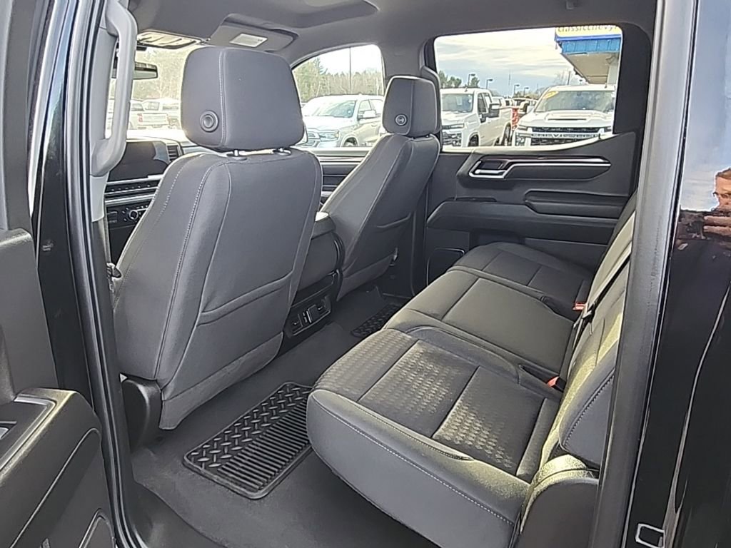 Used 2025 Chevrolet Silverado 1500 LT image 17