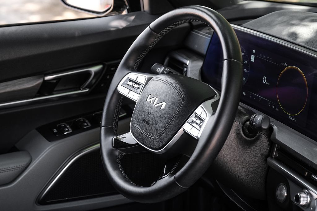 Used 2023 Kia Telluride SX X-Pro AWD/4WD image 25