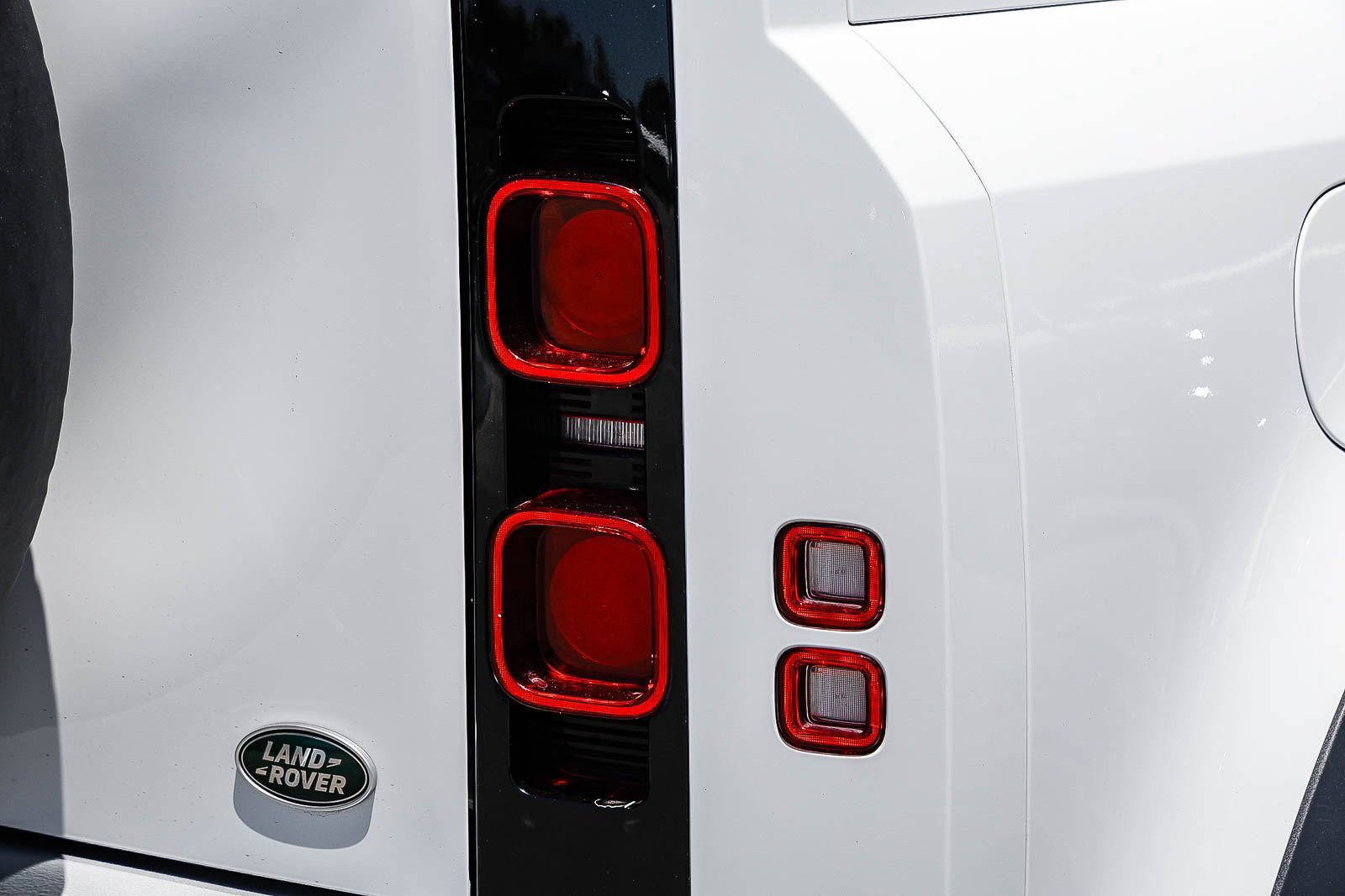 Used 2023 Land Rover Defender 110 S AWD/4WD image 8