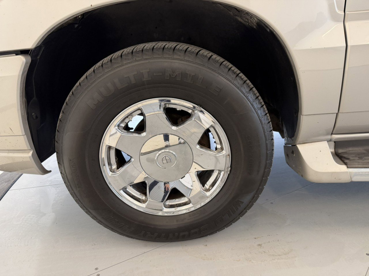 Used 2004 Cadillac Escalade ESV AWD image 31