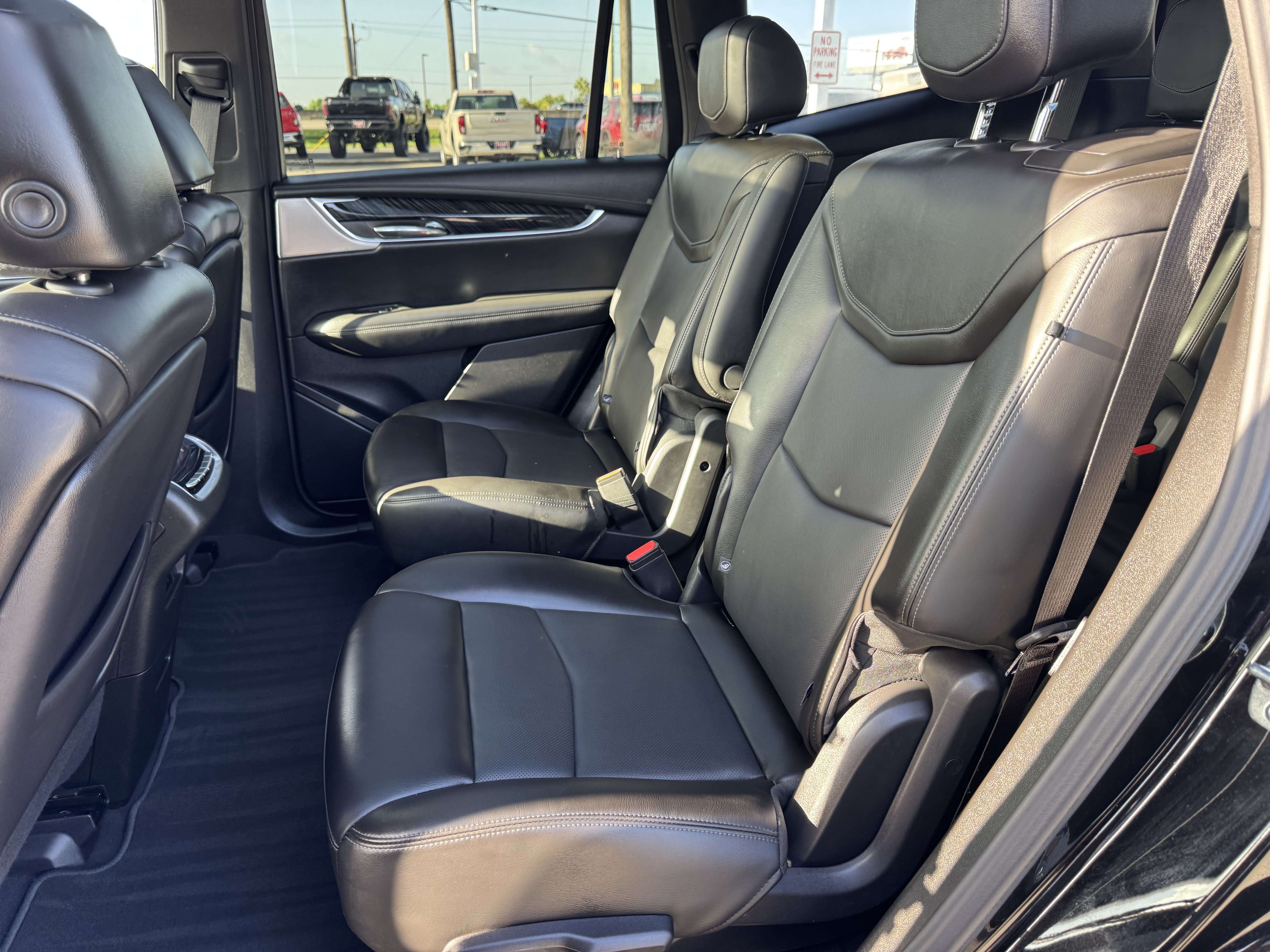 Used 2025 Cadillac XT6 Premium Luxury FWD image 26