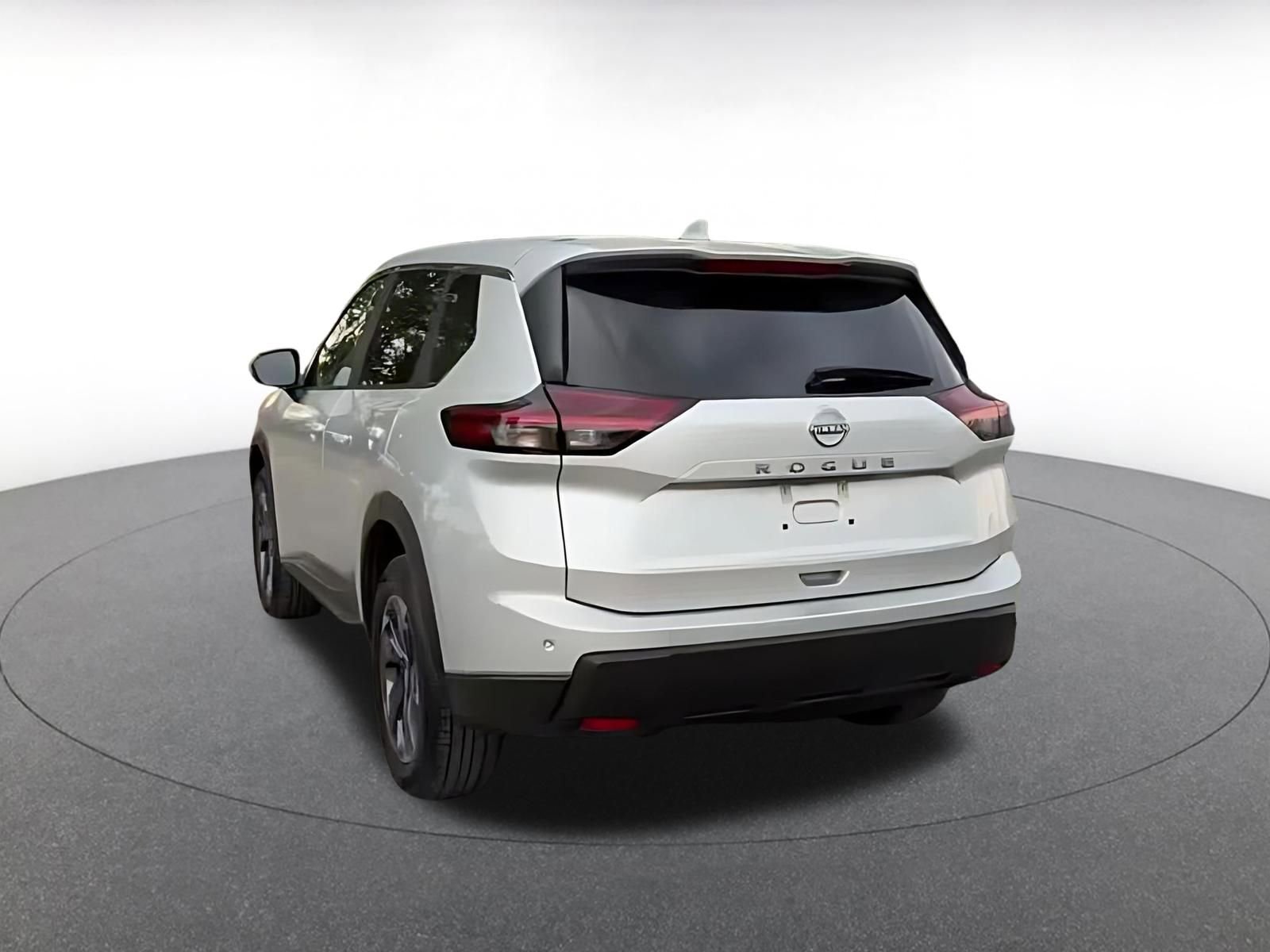 Used 2025 Nissan Rogue SV FWD image 11