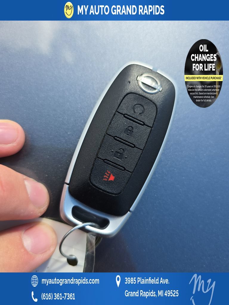 Used 2023 Nissan Rogue SV AWD/4WD image 34